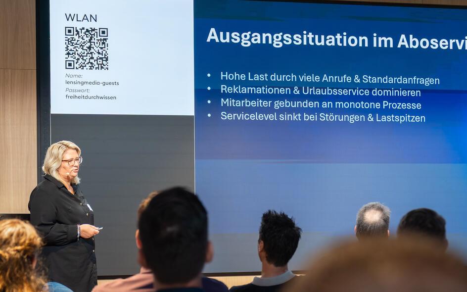 Bianca Krone spricht vor Publikum