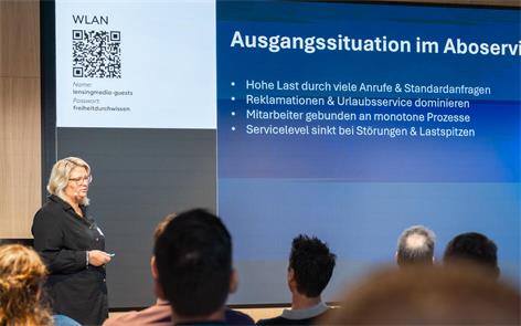 Bianca Krone spricht vor Publikum